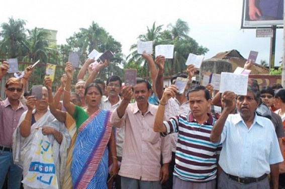 Shortage of LPG Gas cylinders at Battala Agency: Customers show protest Shortage of LPG Gas cylinders at Battala Agency: Customers show protest